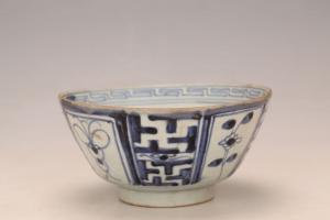 000269“美玉”款青花开光花卉万字图案纹碗