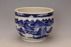 001002青花山水纹花钵“顺合兴”款