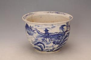 001043青花山水纹折沿花钵“宏益玩玉”款
