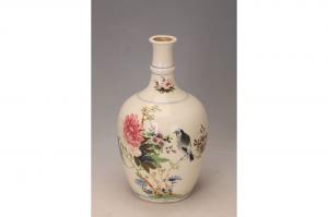 001064大窑五彩花鸟纹天球瓶