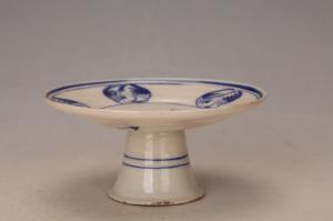 001345青花团鹤纹“中国酒家”高足盘