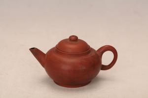 001086“新安顺造”款红陶壶