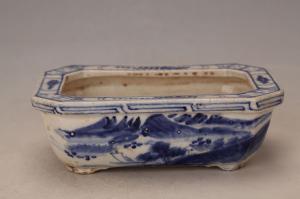 001377青花山水纹方形折沿钵