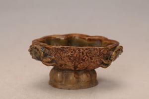 001378褐彩塑蟹纹高足洗