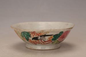 001112“挽回利权”铭彩花鸟纹花口碗