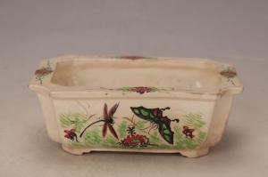 001385大窑五彩花蝶纹方型花盆“松兴督造”款