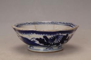 001116青花花卉纹花口碗“撰记”款