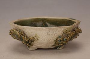 001398绿釉塑螃蟹八角三足水仙花钵“泉利”款