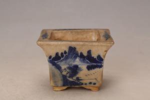 001399青花山水纹四角撇口花钵“陶玉峰”款