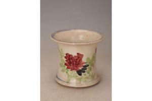 001141五彩花卉纹渣斗