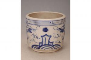 001156青花龙纹直筒香炉“成合”款