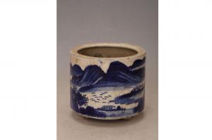 001157青花山水纹直筒炉