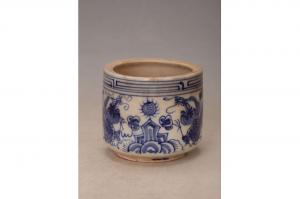 001159青花龙纹直筒香炉“荣利”款