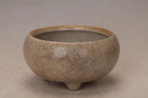 001167米黄釉三足笔洗