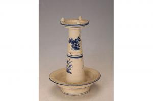 001187青花花卉纹油灯