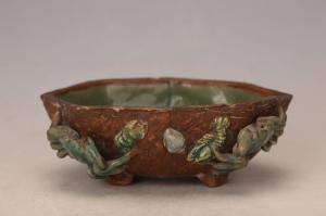 001401褐彩塑蟹纹洗