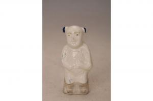 001525白釉塑人物立像吹鸟玩具