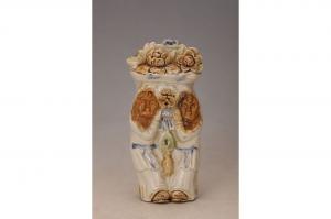 001444“胜兴”款五彩双童献瑞壁瓶