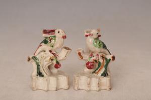 001533五彩塑鹦鹉牙签筒“吴同如发”