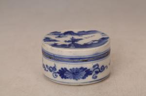 001543青花山水纹小圆盒