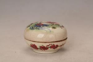 001545大窑五彩花卉纹圆形盖粉盒