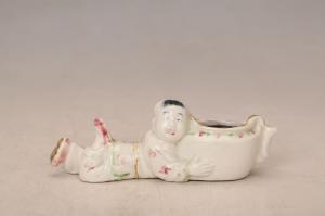 001556大窑五彩婴戏笔洗“炳利”款