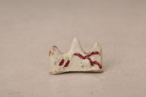 001557白釉塑杂宝笔架