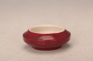 001498红釉扁腹水丞