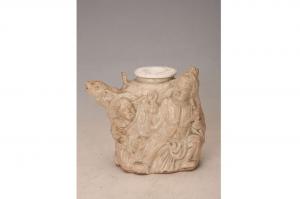 001584白釉塑人物纹壶