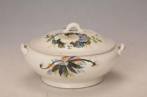 001585五彩花鸟纹盖盅