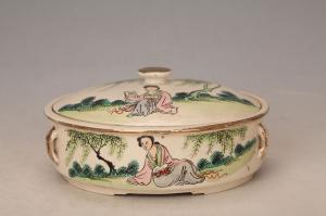 001608“陶真玉造”款“饮和食德”大窑五彩人物纹双耳盖钵