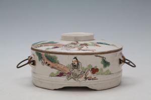 001609“饮和食德”五彩人物纹四系盖盅