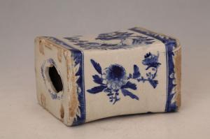 001620蓝彩花鸟纹枕