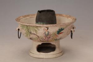 001629“合兴瓷厂出品”款五彩人物纹火锅炉