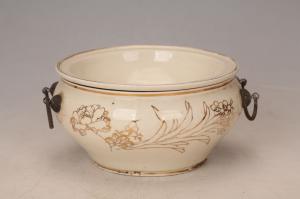 001632白釉描金花卉纹双耳汤窝“永利”款