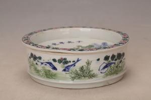 001218青花红绿彩鱼藻纹茶船