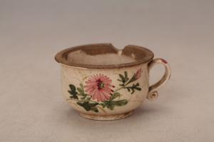 001221五彩花卉纹耳杯