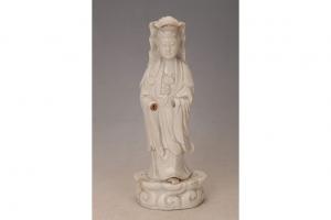 001311白釉观音立像