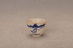 001234青花山水纹斜腹杯