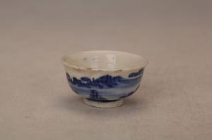 001235蓝彩山水纹杯