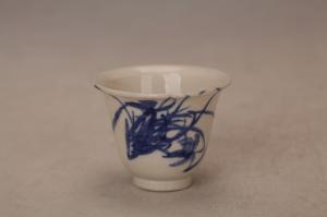 001242五彩缠枝花纹撇口碗