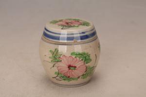 001285五彩花卉纹鼓形盖罐