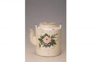 001662“元玉出品”款青花红绿彩花卉纹提梁壶