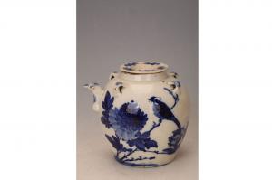 001683蓝彩花鸟纹提梁壶