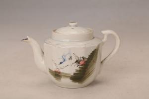 001702五彩山水纹壶