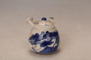 001705蓝彩山水纹把壶