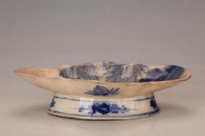 001727青花柳燕纹椭圆盘“联发”款