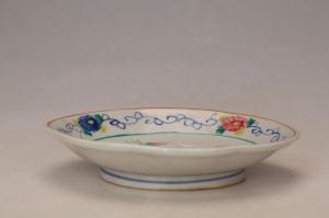 001782五彩花卉图案纹花口盘