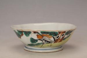 001785五彩松鹤纹花口碗“源和”款