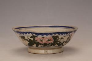 001796五彩花卉纹花口碗“二玉”款